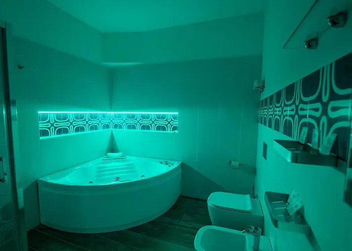 Medina Art & Lifestyle H., By Clapa Group Dislocated Hospitality 2* נאפולי