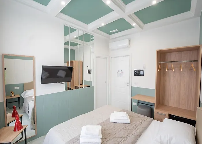 Medina Art & Lifestyle H., By Clapa Group Dislocated Hospitality בית הארחה נאפולי